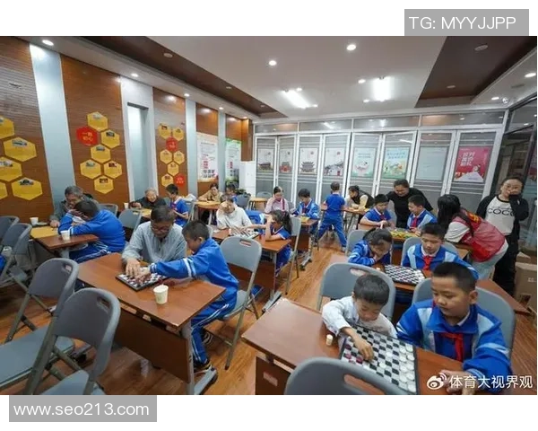 2025年世界跳棋和五子棋全民健身大讲堂走进郑州小学学校